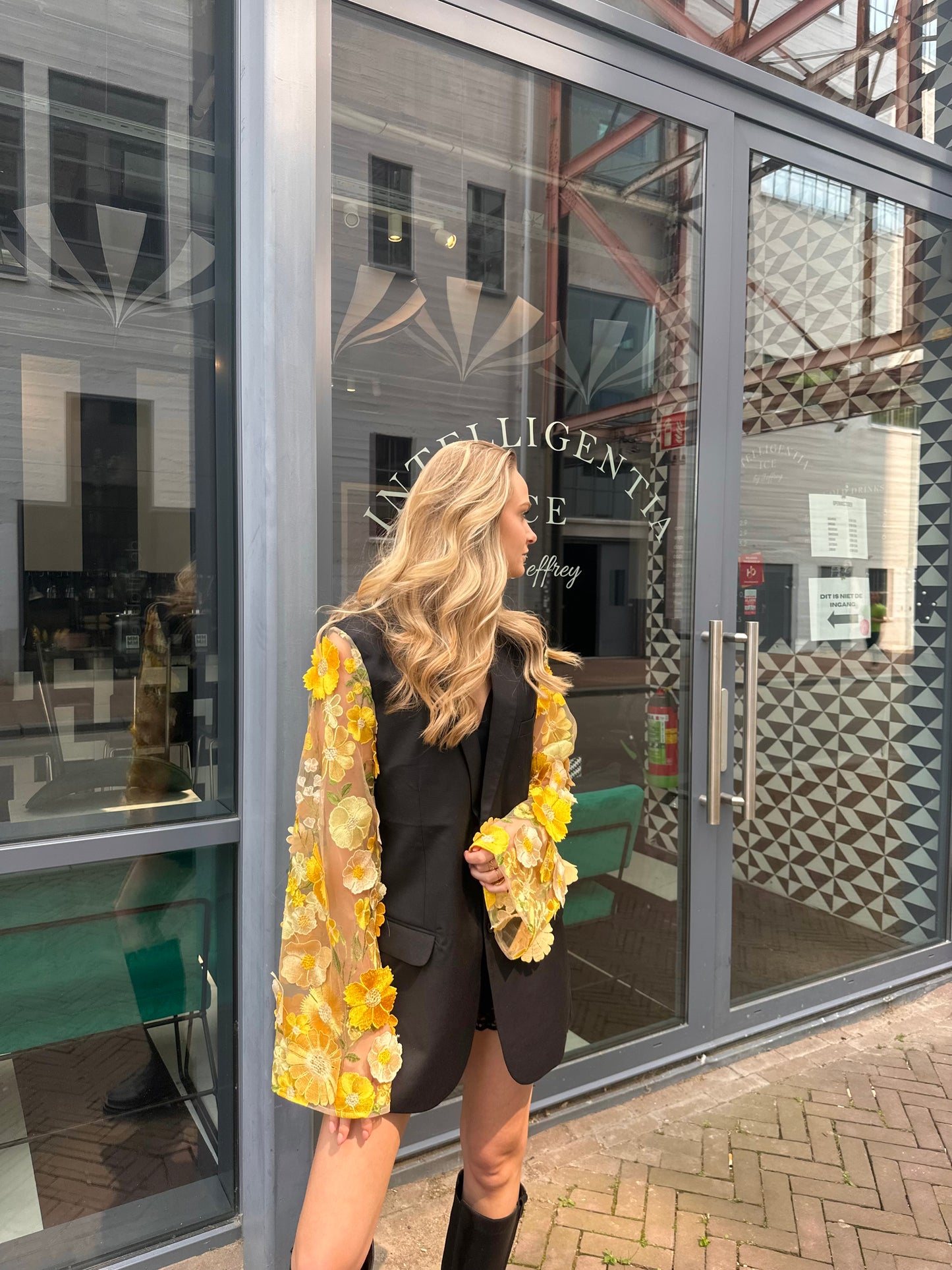 Bloemen blazer geel